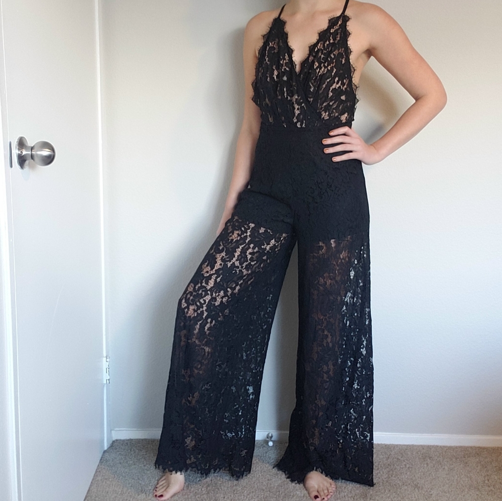 Elegant lace jumper by AEOM
